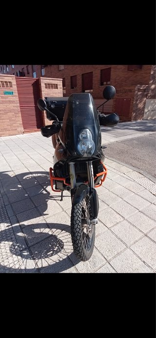 KTM 950 Adventure Negra y Naranja