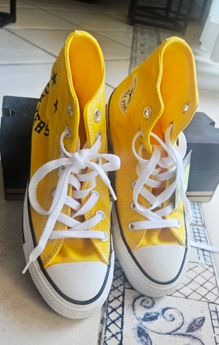 Converse Amarillas Talla 36. Nuevas, sin estrenar