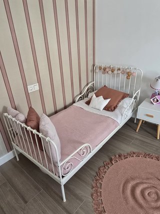 Cama infantil extensible.