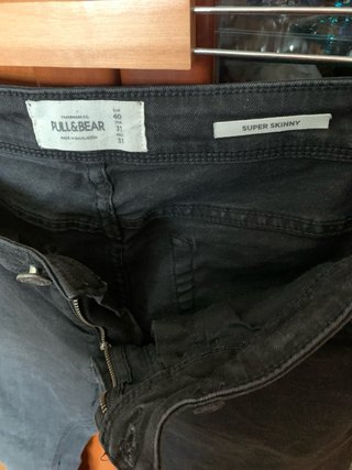 Pantalón vaquero negro Pull&Bear hombre super skin