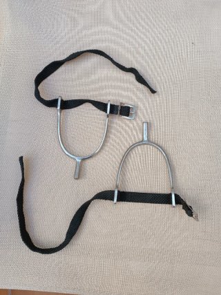 Espuelas inglesas con correas