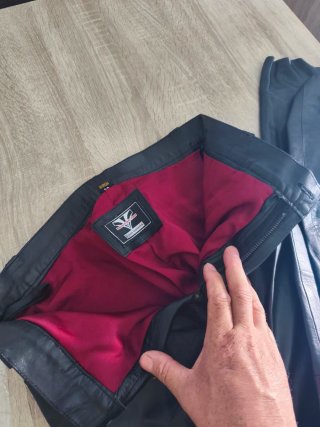Pantalón American Pro suze 32 equivale aqui la 42