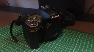Nikon D7000 (reestreno, 7% uso) + Carg + 2 Bat