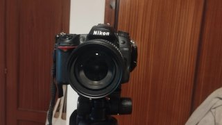 Nikon D7000 (reestreno, 7% uso) + Carg + 2 Bat