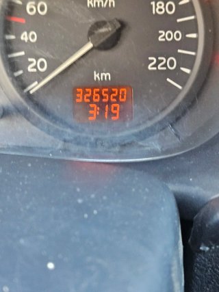 Renault Clio 2002 (NO NEGOCIABLE)