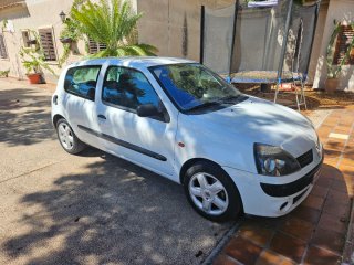 Renault Clio 2002 (NO NEGOCIABLE)