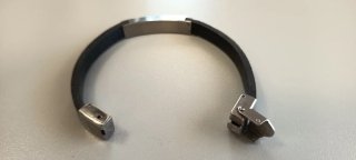 Pulsera cuero negro y acero plateado