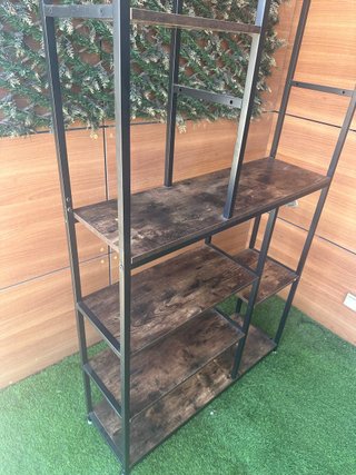 Estantería Metálica y Madera