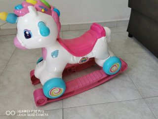 Caballito correpasillos unicornio