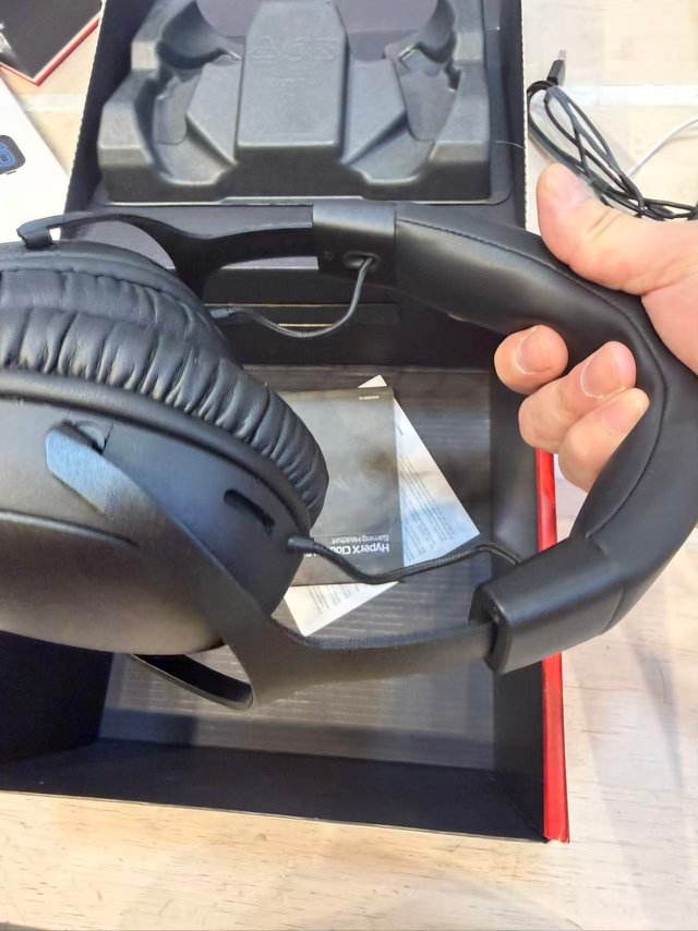 HyperX Cloud III,solo casco