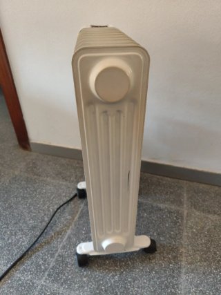 Radiador eléctrico marca Mondial
