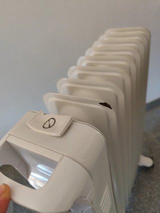 Radiador eléctrico marca Mondial