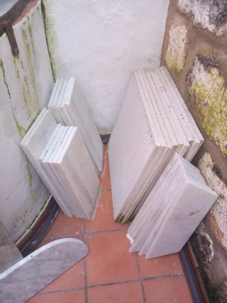 Fuente de mármol de dos niveles