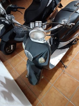 Moto Sumco Luna 125cc Scooter Negra