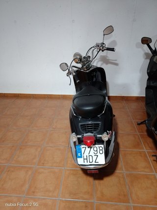 Moto Sumco Luna 125cc Scooter Negra