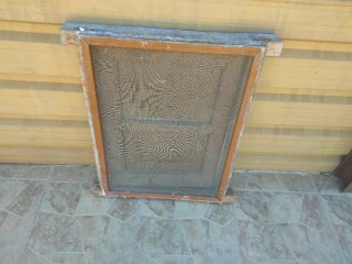 Ventana madera mosquitera antigua 60x80