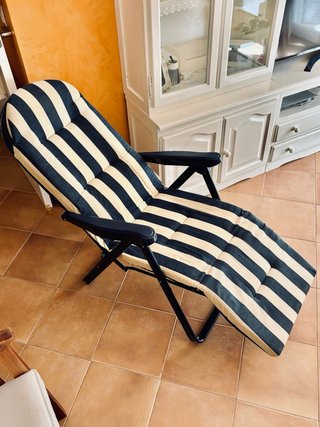 Tumbona plegable acolchada rayas