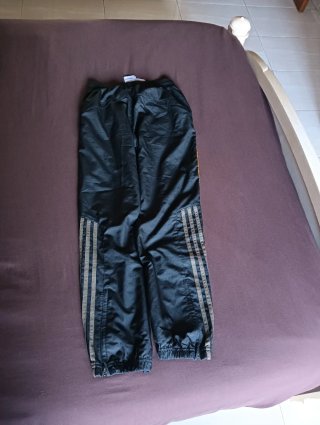 Pantalones Adidas Retro Negro y Dorado