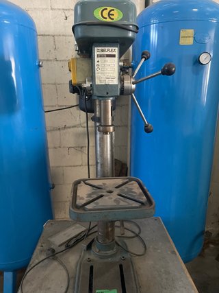 Taladro de columna y amoladora