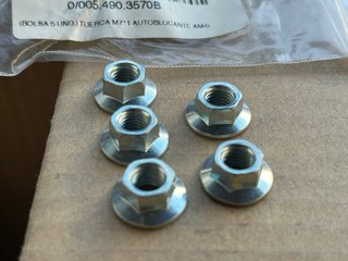 5 Tuercas M7*1 Autoblocantes AM5. Rieju.
