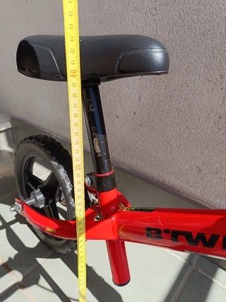 Bicicleta sin pedales Btwin roja