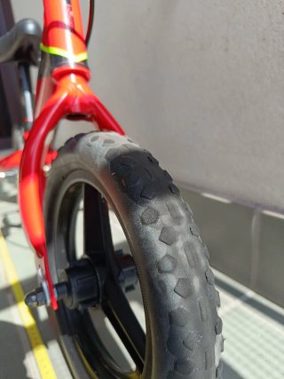 Bicicleta sin pedales Btwin roja