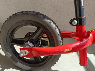 Bicicleta sin pedales Btwin roja