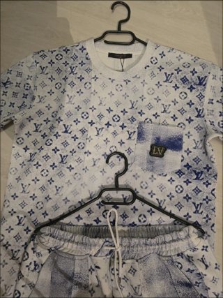 Conjunto Louis Vuitton Azul y Blanco