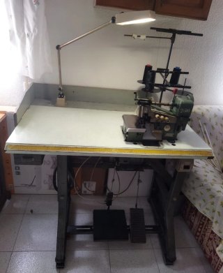 Máquina de coser Rimoldi