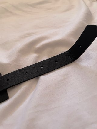 Gargantilla negra con aro plateado