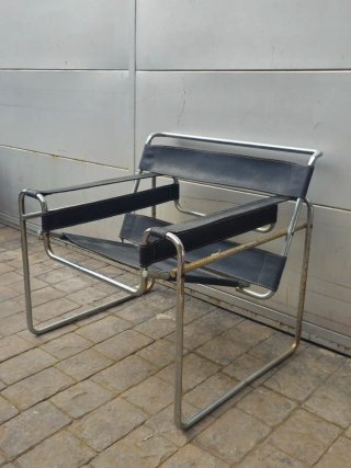 Poltrona Wassily- B3 di Marcel Breuer