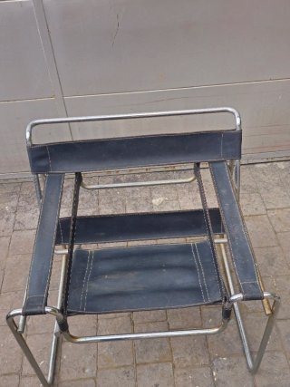 Poltrona Wassily- B3 di Marcel Breuer