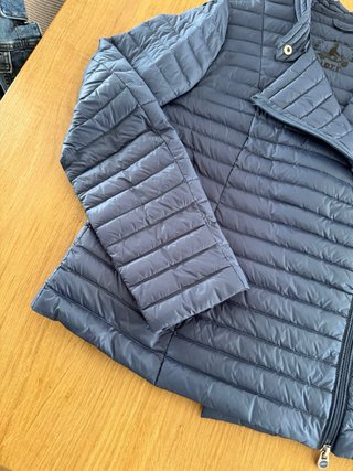Chaqueta JOTT azul acolchada de primavera