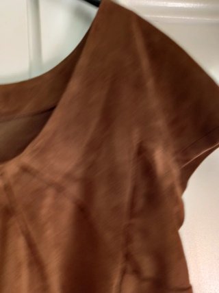 Vestido de piel marrón