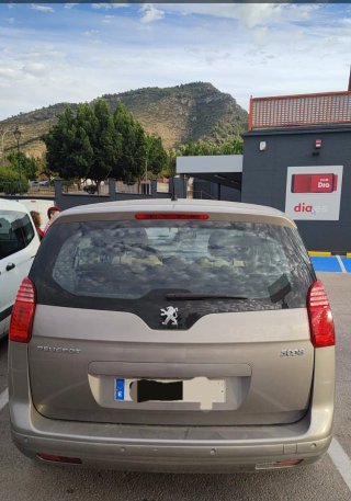 Peugeot 5008 2012