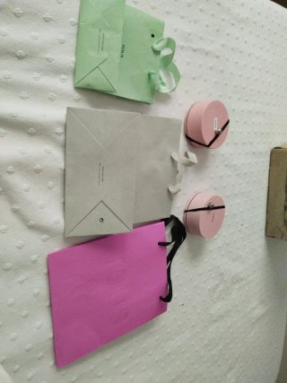 3 Bolsas y 2 cajitas regalo Tous.