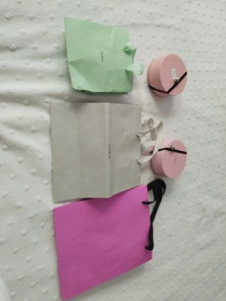 3 Bolsas y 2 cajitas regalo Tous.