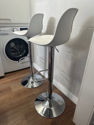 Pareja de taburetes hidráulicos (leer descripción)
