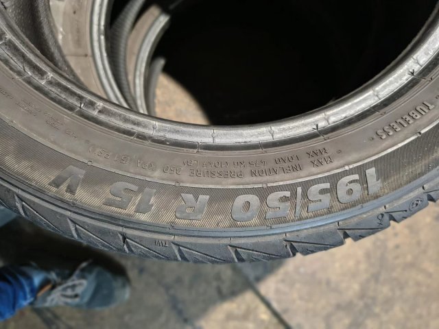 Neumático 195/50 R15 82V