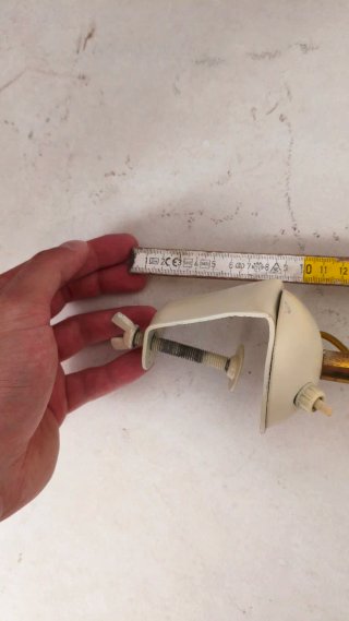 Lampada da tavolo arancione e beige