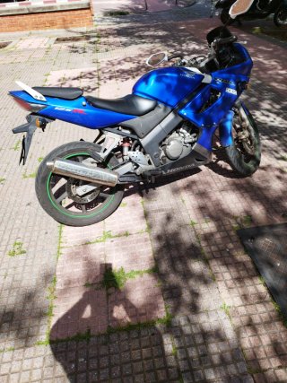 Honda CBR 125R Azul.