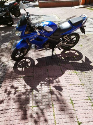 Honda CBR 125R Azul.