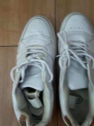Zapatillas blancas y doradas talla 41
