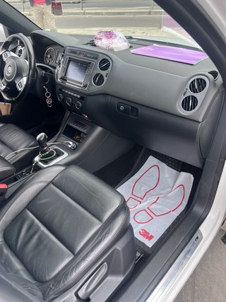 se vende un Volkswagen Tiguan 2016
