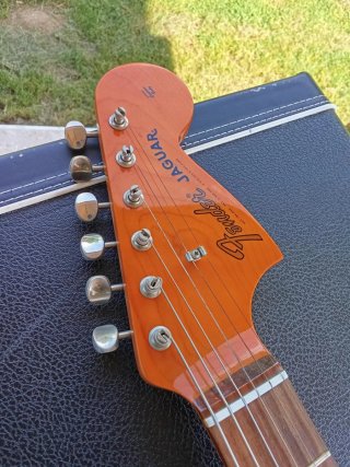 Fender Jaguar Candy Apple Red