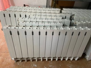 Radiatori in metallo bianco
