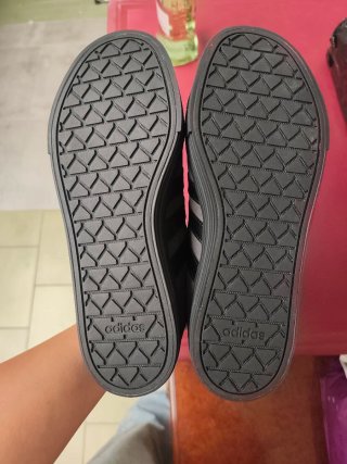 Zapatillas Adidas Grises y Negras