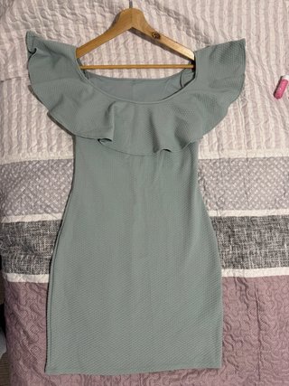 Vestido verde con volantes