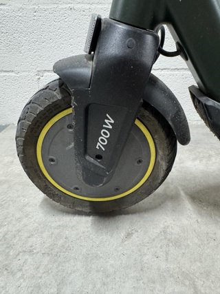 Patinete Eléctrico Cecotec 700W
