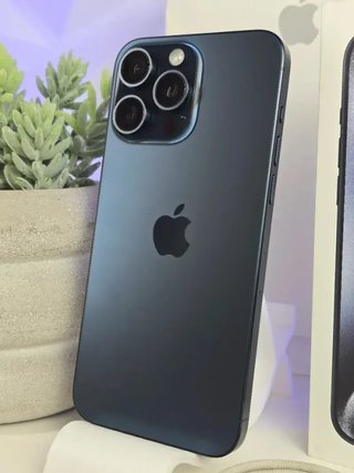 iPhone 15 Pro Max 256GB Azul con caja y cable